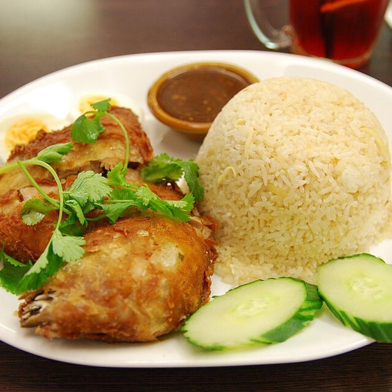 Cơm gà xối mỡ